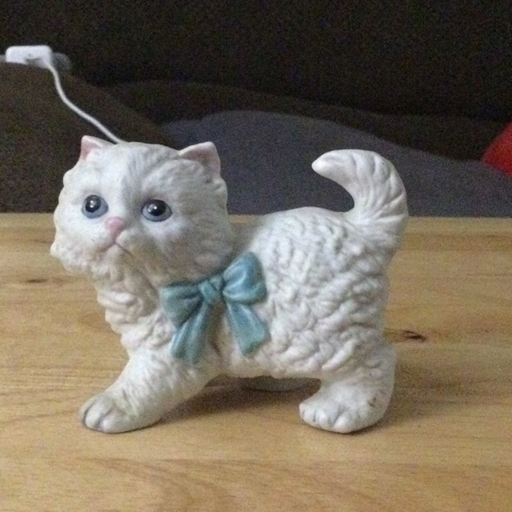 Ceramic kitten from the 90s